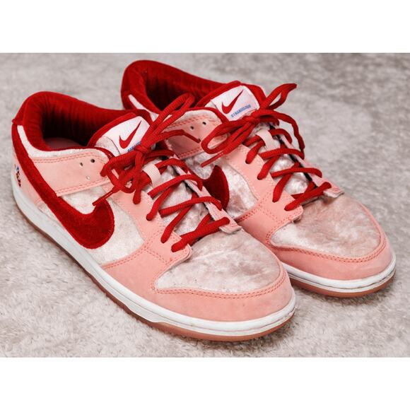 Nike SB Dunk Low Strangelove Pink Red Sneakers Mens 8.5 Womens 10 CT2552-800 - Picture 1 of 16